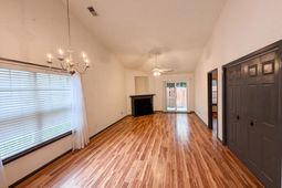 129 Weatherstone Road photo 4