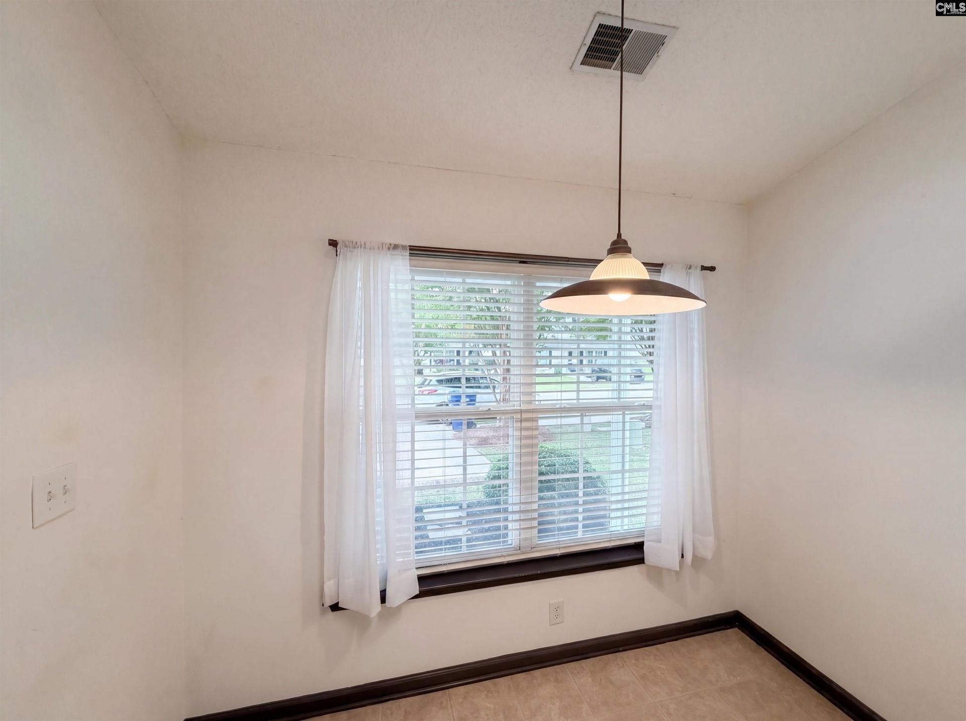 129 Weatherstone Road  Photo 8