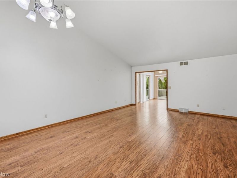 111 Greenfield Oval NW, Warren, OH 44483 Photo 25