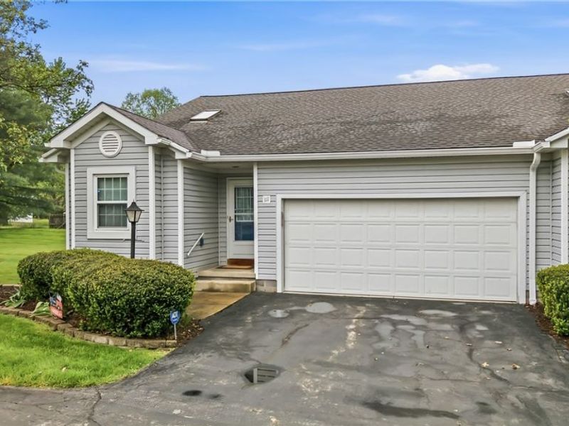 111 Greenfield Oval NW, Warren, OH 44483 Photo 3