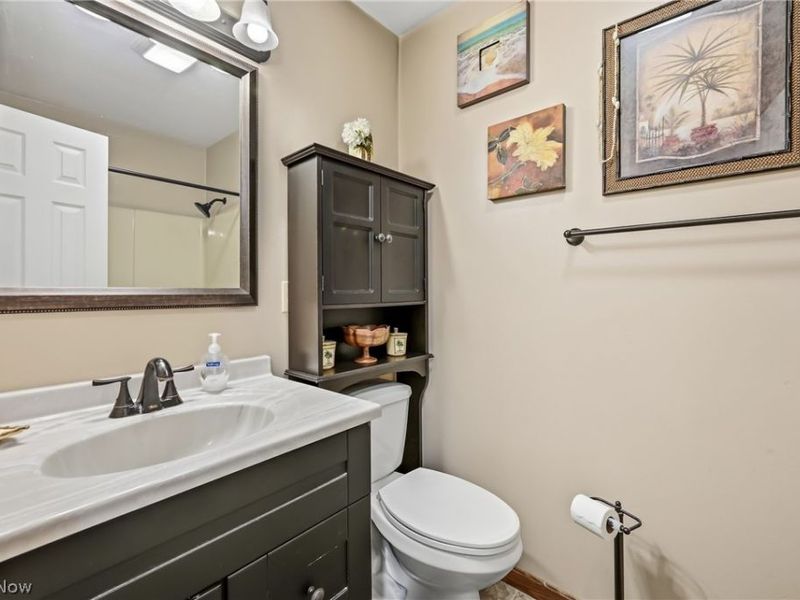 111 Greenfield Oval NW, Warren, OH 44483 Photo 32