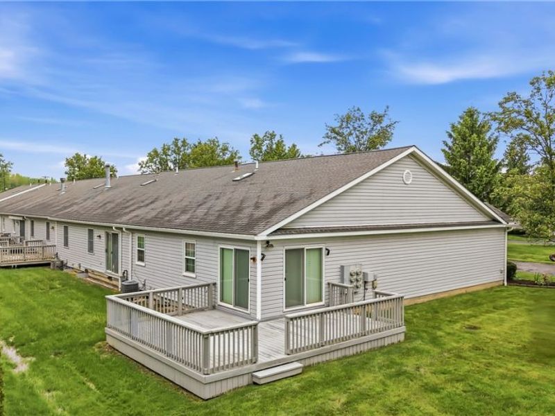 111 Greenfield Oval NW, Warren, OH 44483 Photo 5