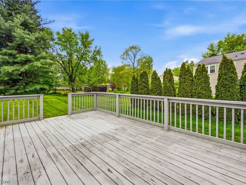 111 Greenfield Oval NW, Warren, OH 44483 Photo 8