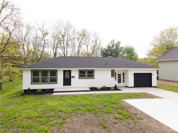 967 S Canal Street , Canal Fulton, OH 44614