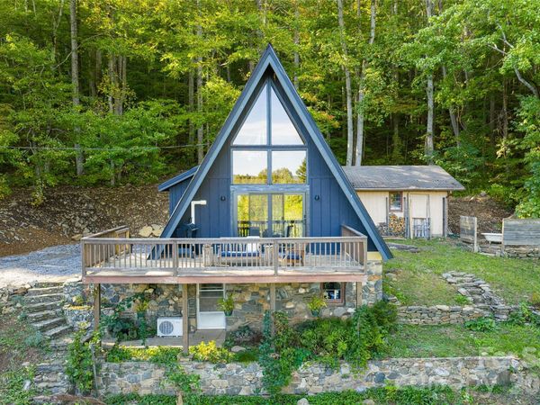 360 Banjo Branch Road , Burnsville, NC 28714