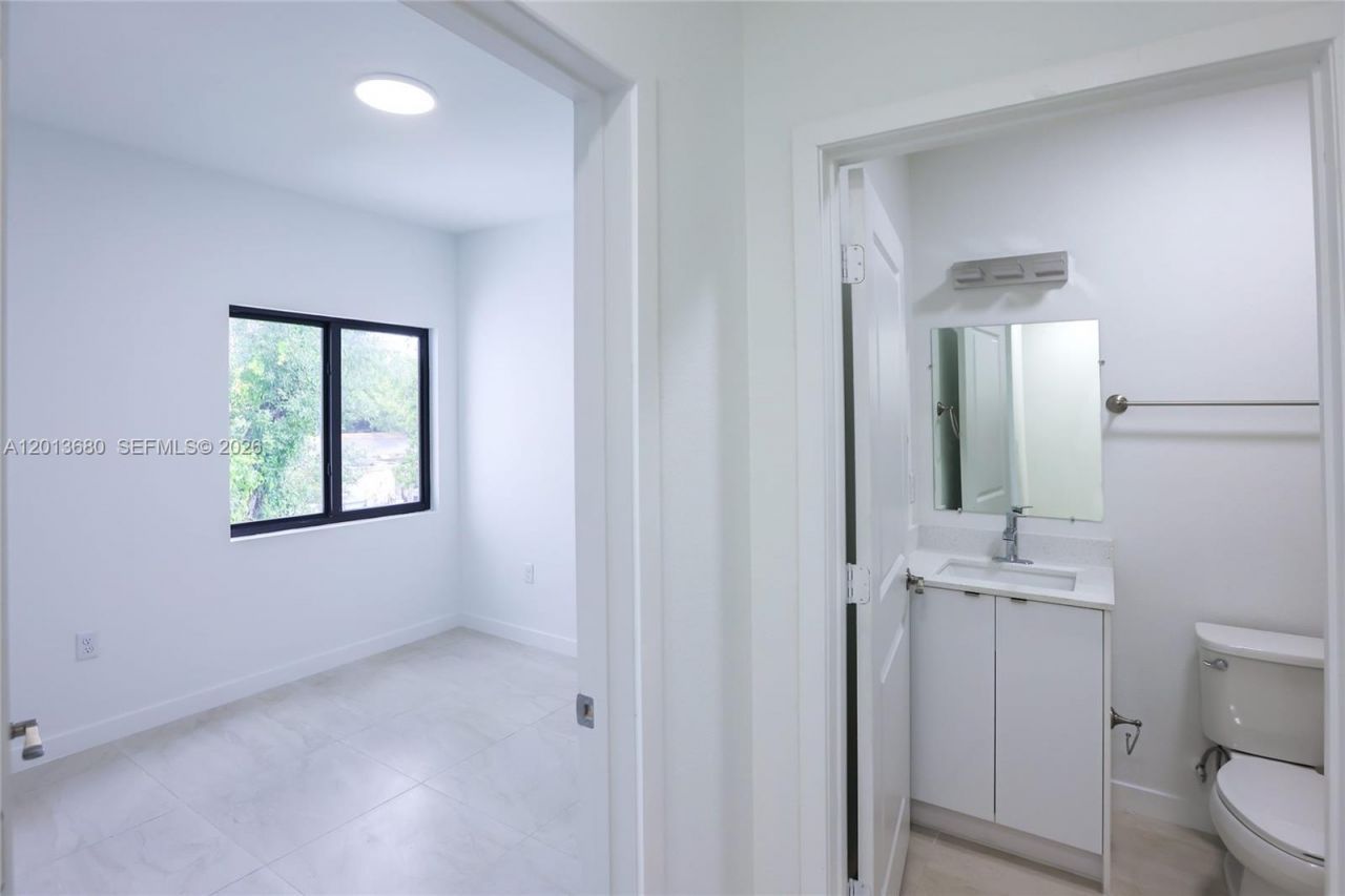 2967 NW 59 St, Miami, FL 33142 Photo