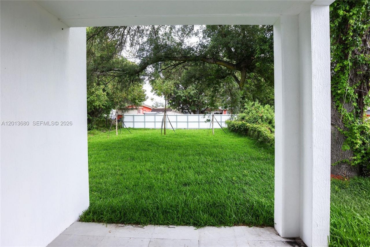 2967 NW 59 St, Miami, FL 33142 Photo