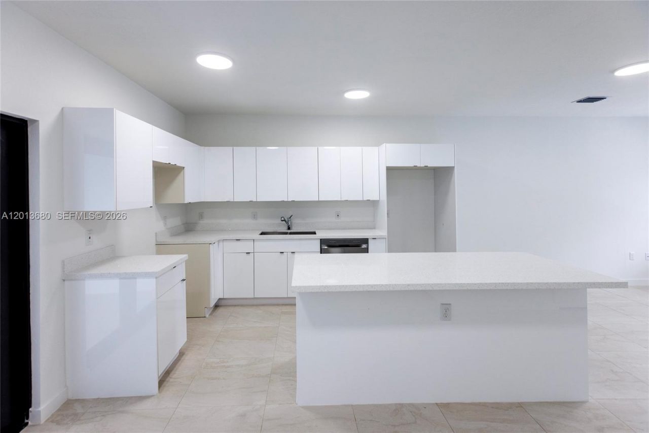 2967 NW 59 St, Miami, FL 33142 Photo