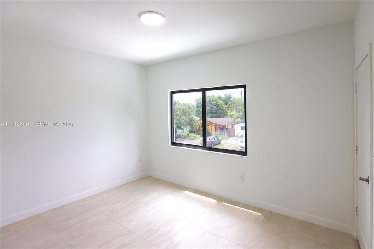 2967 NW 59 St, Miami, FL 33142 Photo