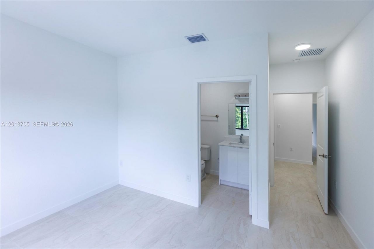 2969 NW 59 St, Miami, FL 33142 Photo