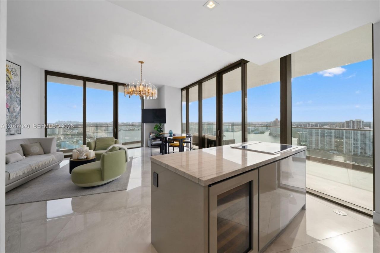 18975 Collins Ave, Unit 3205, Sunny Isles Beach, FL 33160 Photo