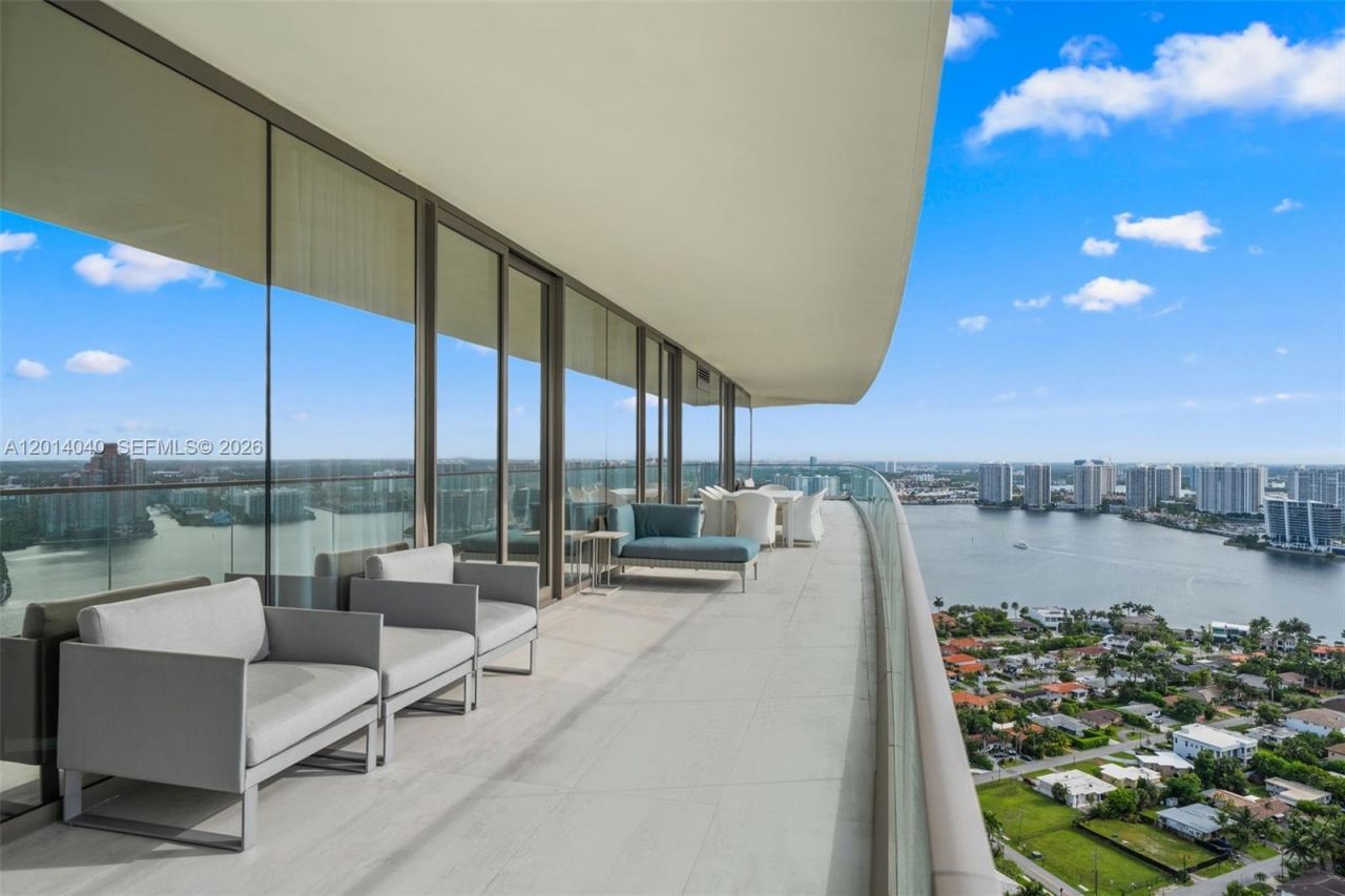 18975 Collins Ave, Unit 3205, Sunny Isles Beach, FL 33160 Photo