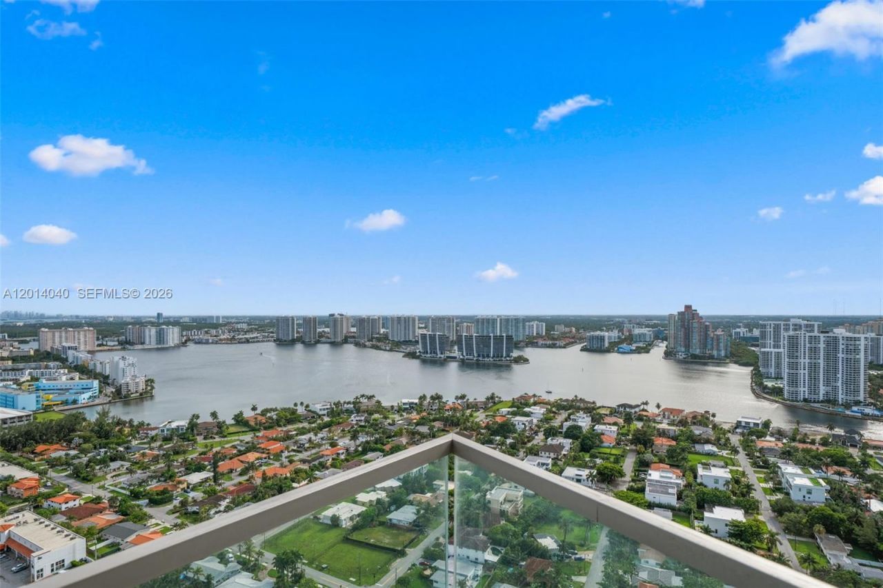 18975 Collins Ave, Unit 3205, Sunny Isles Beach, FL 33160 Photo