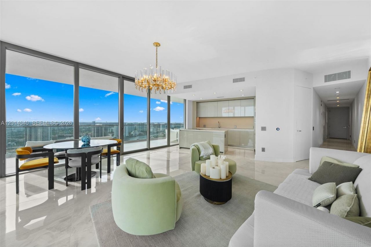 18975 Collins Ave, Unit 3205, Sunny Isles Beach, FL 33160 Photo