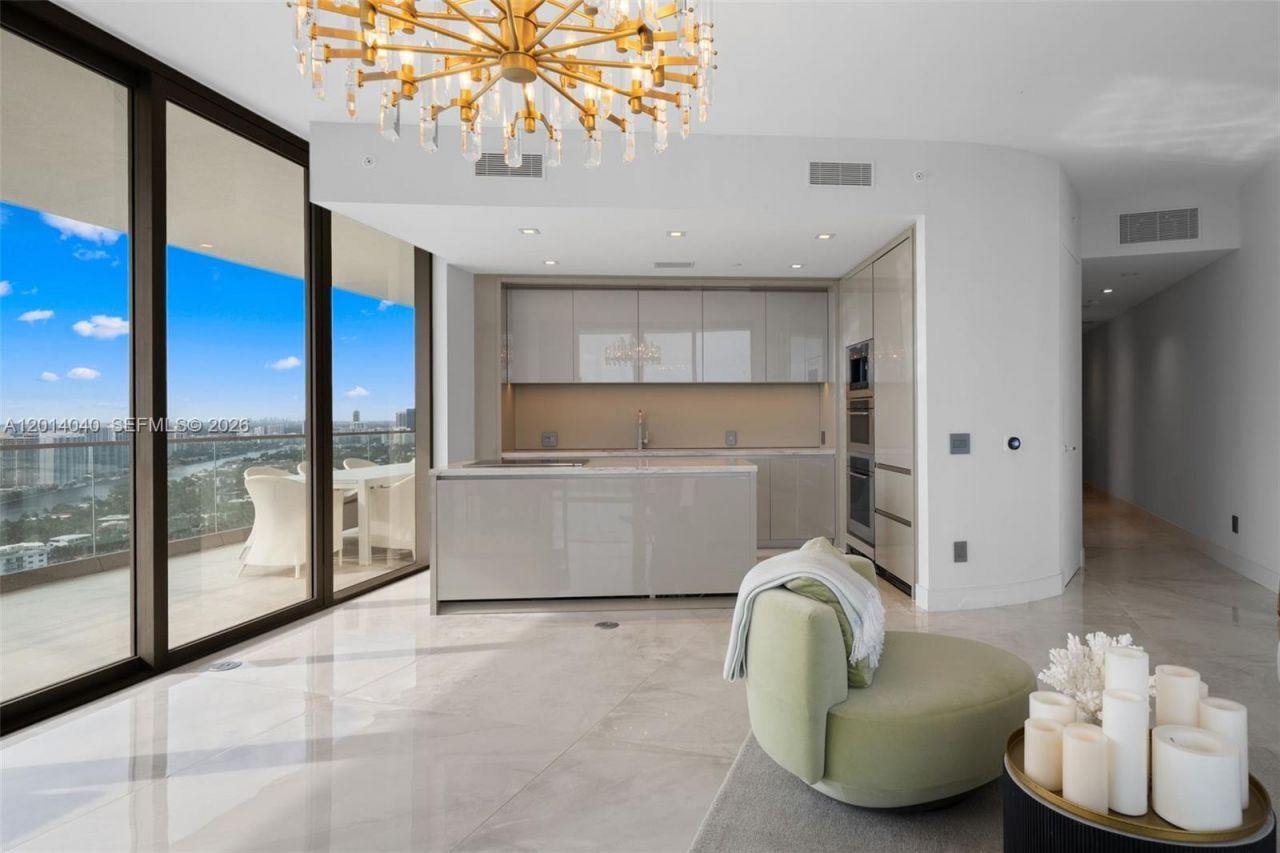 18975 Collins Ave, Unit 3205, Sunny Isles Beach, FL 33160 Photo