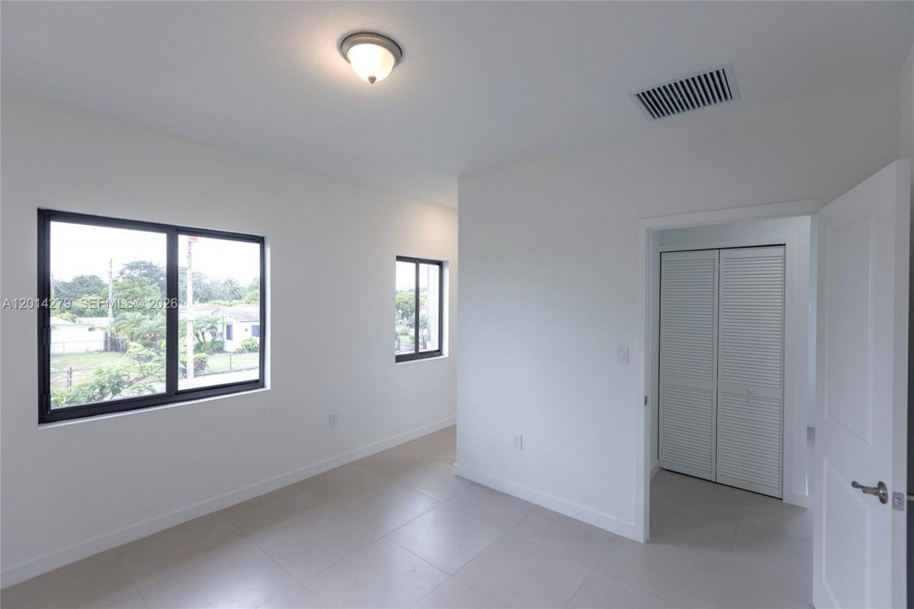 9151 NW 32 Ave, Miami, FL 33147 Photo