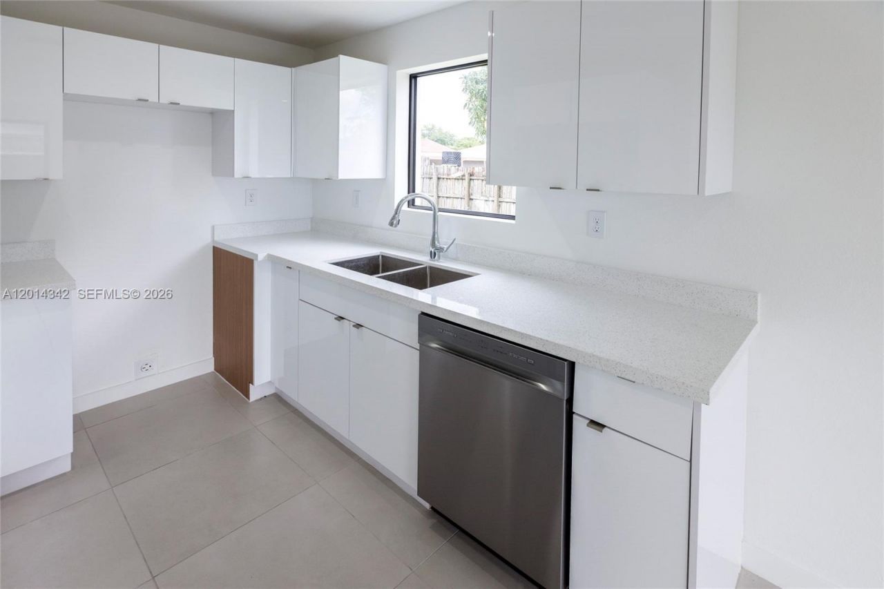 9155 NW 32 Ave, Miami, FL 33147 Photo