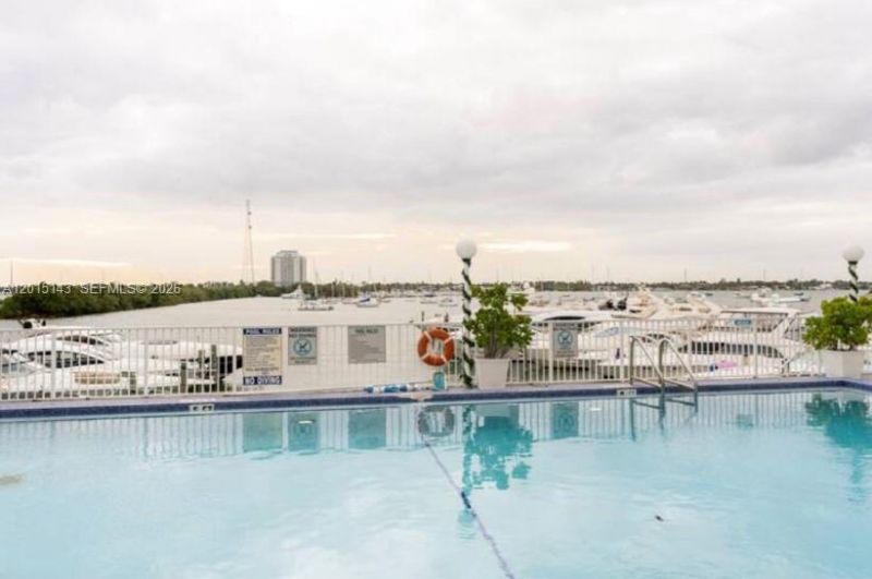 7904 West Dr , Unit 705, North Bay Village, FL 33141 Photo