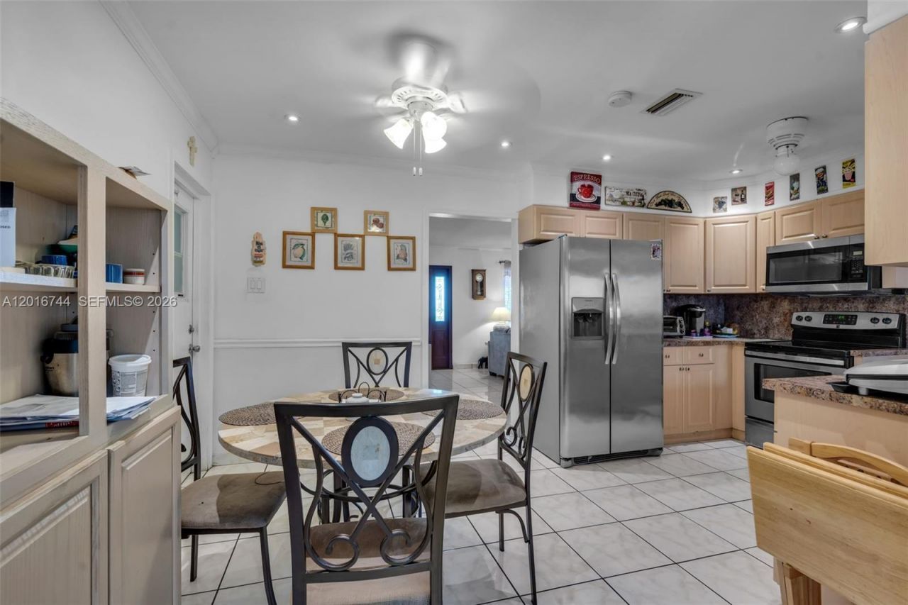 5809 NW 83rd Ave, Tamarac, FL 33321 Photo