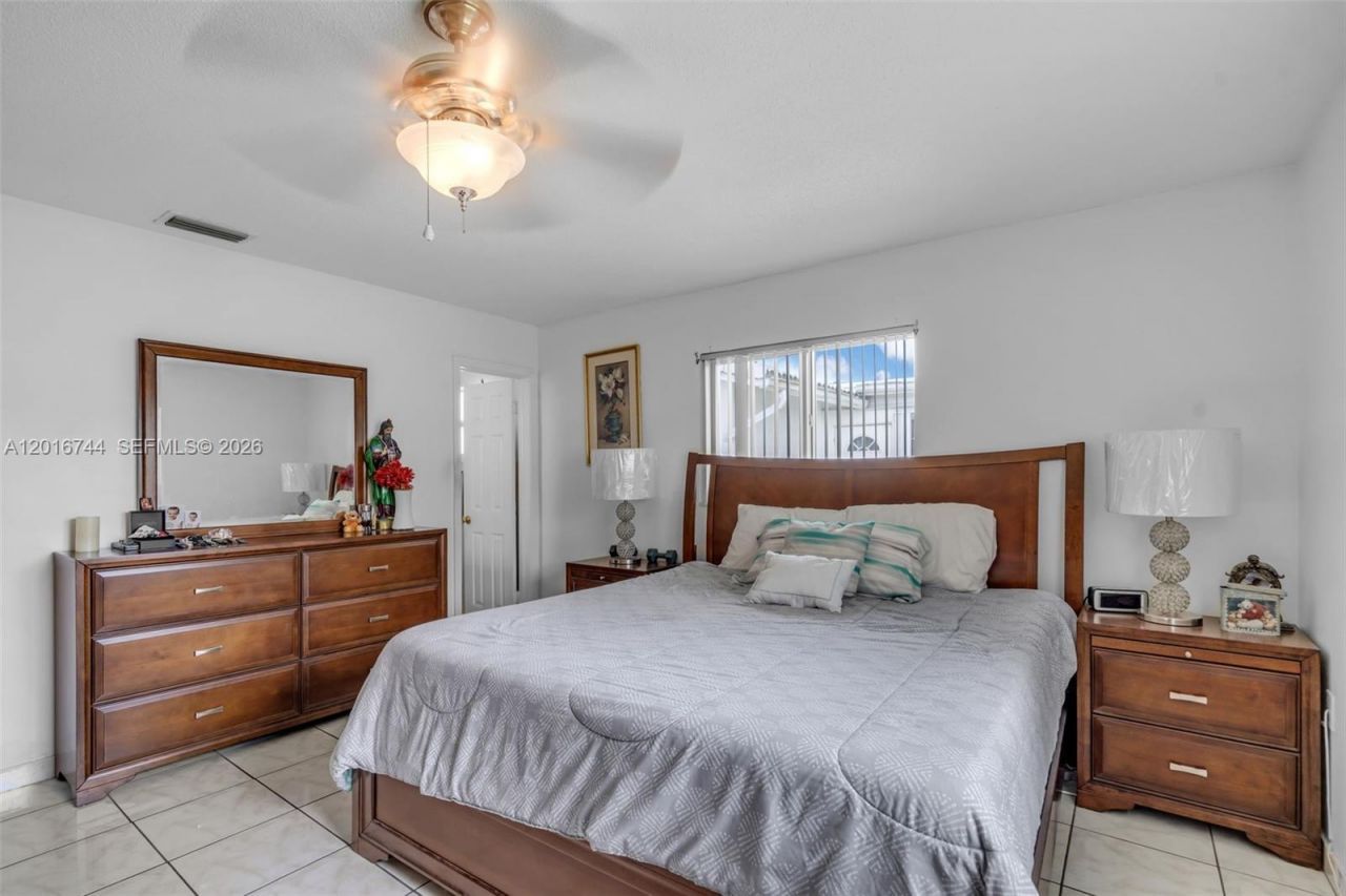 5809 NW 83rd Ave, Tamarac, FL 33321 Photo