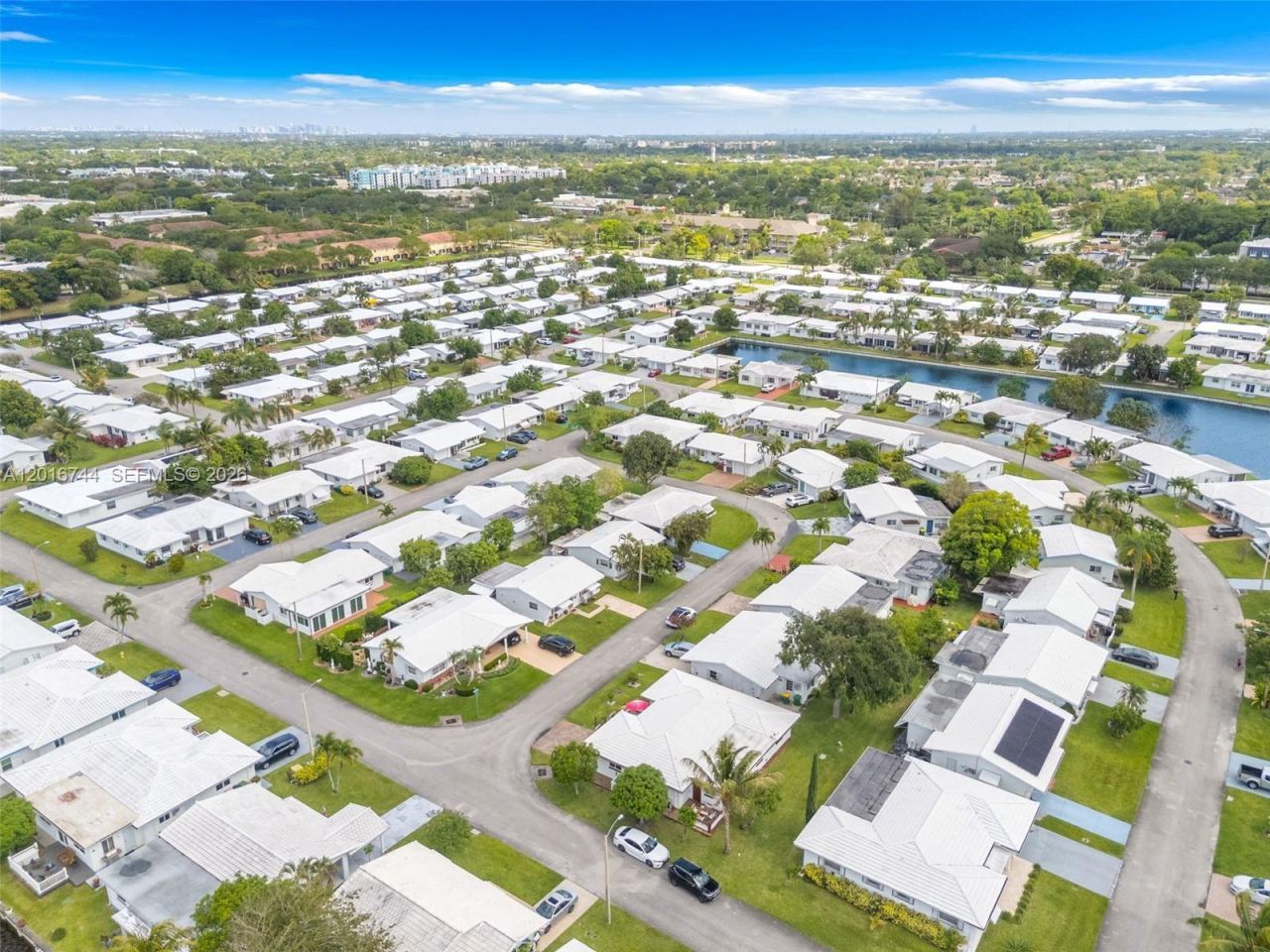 5809 NW 83rd Ave, Tamarac, FL 33321 Photo