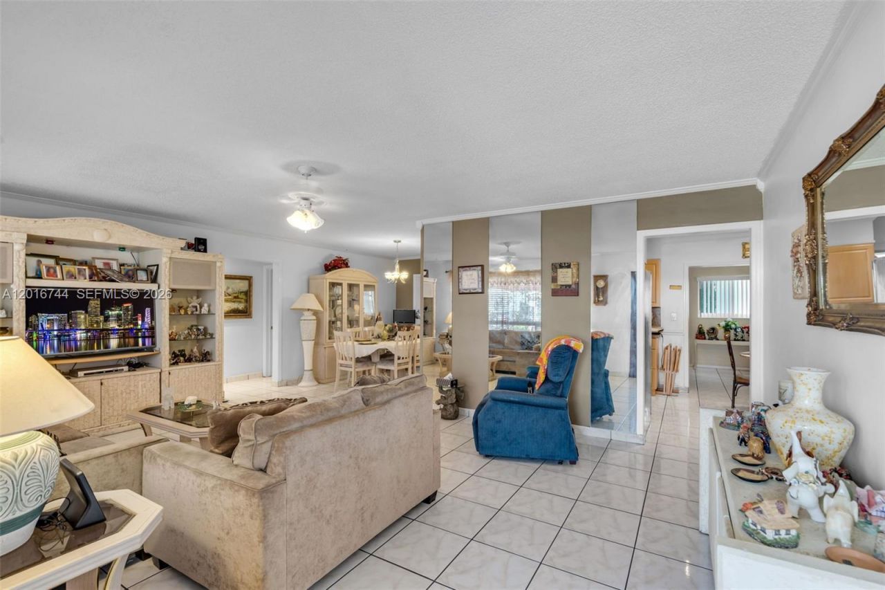 5809 NW 83rd Ave, Tamarac, FL 33321 Photo
