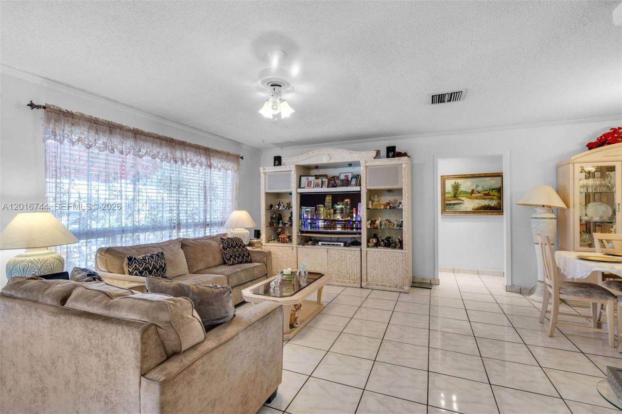 5809 NW 83rd Ave, Tamarac, FL 33321 Photo