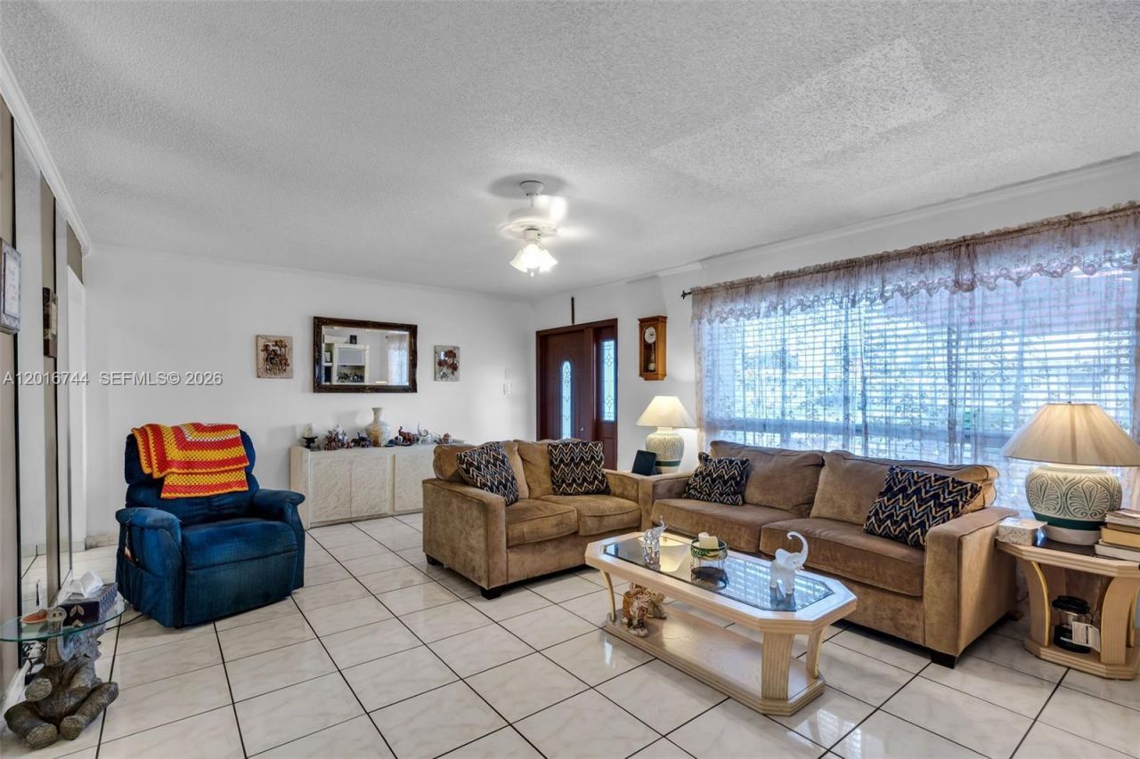 5809 NW 83rd Ave, Tamarac, FL 33321 Photo
