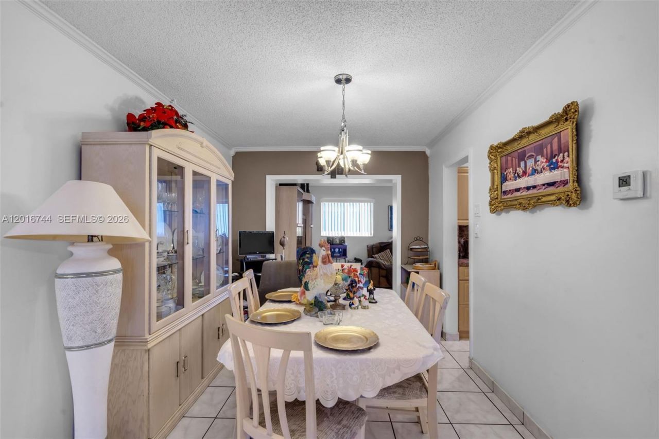 5809 NW 83rd Ave, Tamarac, FL 33321 Photo