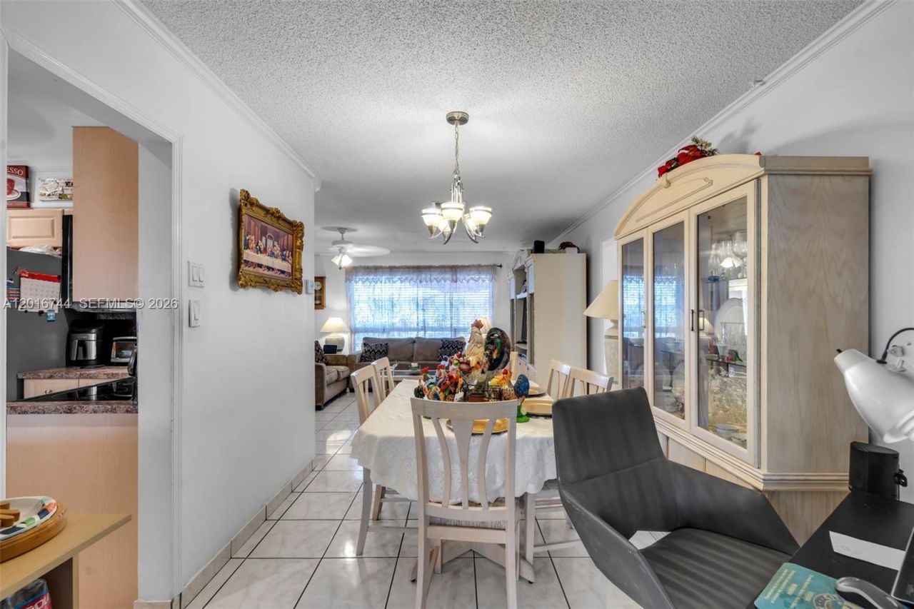 5809 NW 83rd Ave, Tamarac, FL 33321 Photo