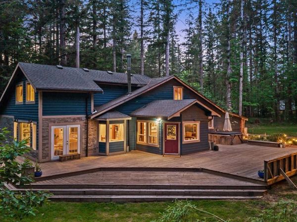 9525 Doyle Rd, Black Creek, BC V9J 1E7