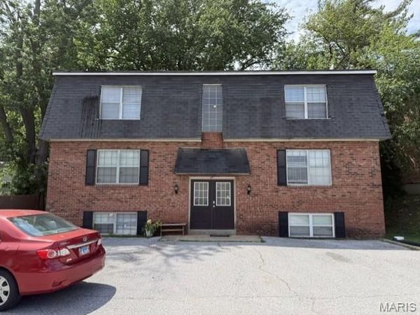 27 North 44th Street , Belleville, IL 62226