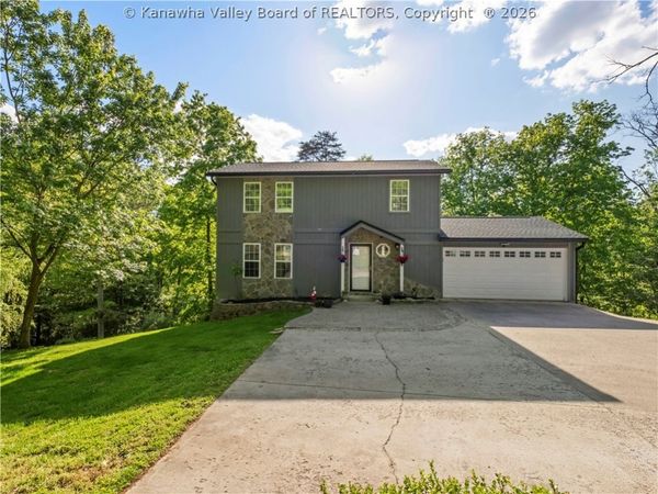 8 Beech Lane, Hurricane, WV 25526