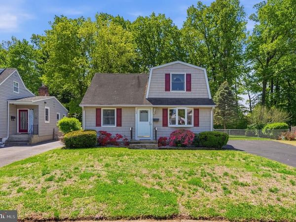 54 LONGWOOD DRIVE, HAMILTON, NJ 08620