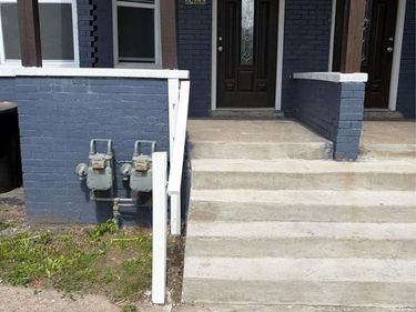 2420 Field Street, Detroit, MI 48214