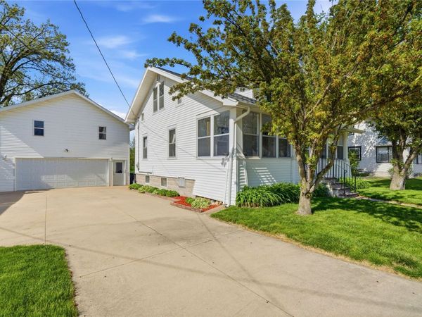 500 6th Avenue, Marion, IA 52302