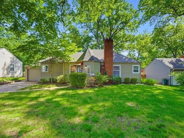 5207 Ash Street, Roeland Park, KS 66205