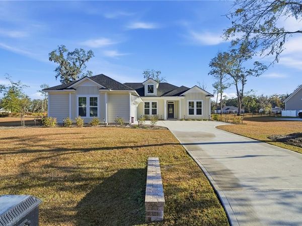 390 Harbour Island Circle, Waverly, GA 31565