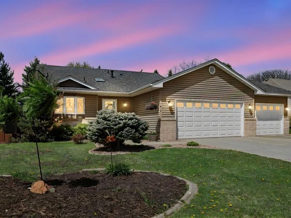 1015 Ferndale Street S, Maplewood, MN 55119