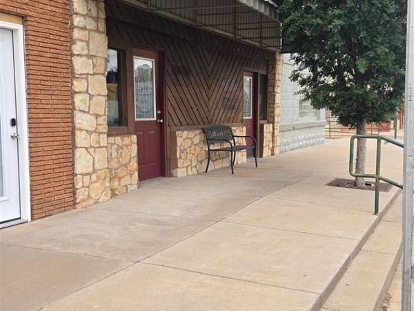 202 W Broadway Street, Hollis, OK 73550