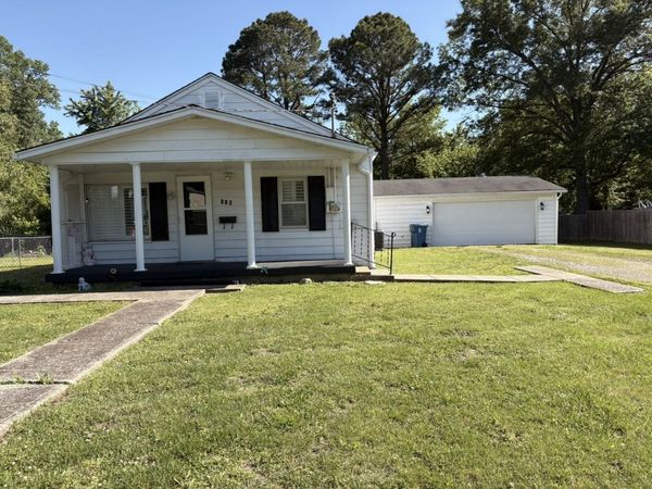 114 W Parrish Street , Benton, IL 62812