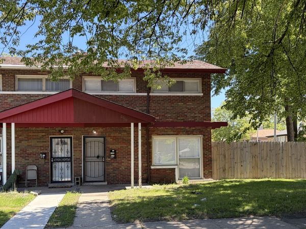 6759 S Calumet Avenue, Chicago, IL 60637