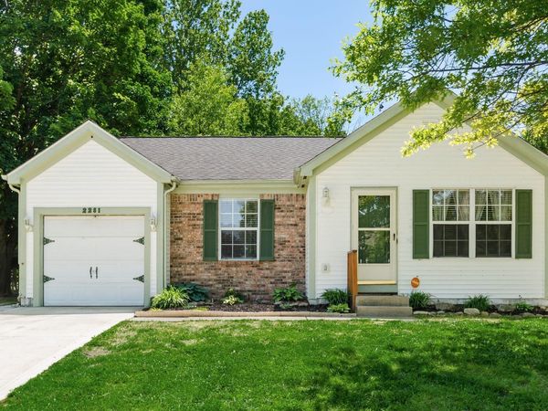 2281 Breeze Hill Drive, Grove City, OH 43123
