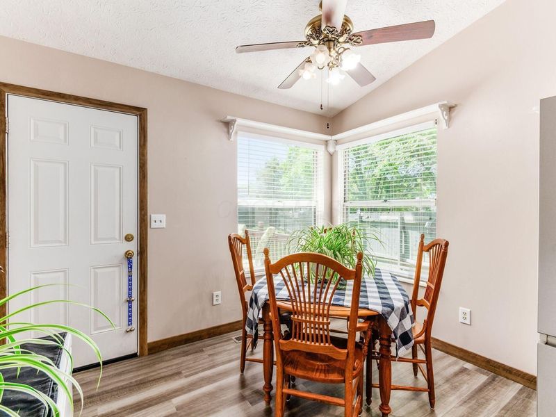 2281 Breeze Hill Drive, Grove City, OH 43123 Photo 7