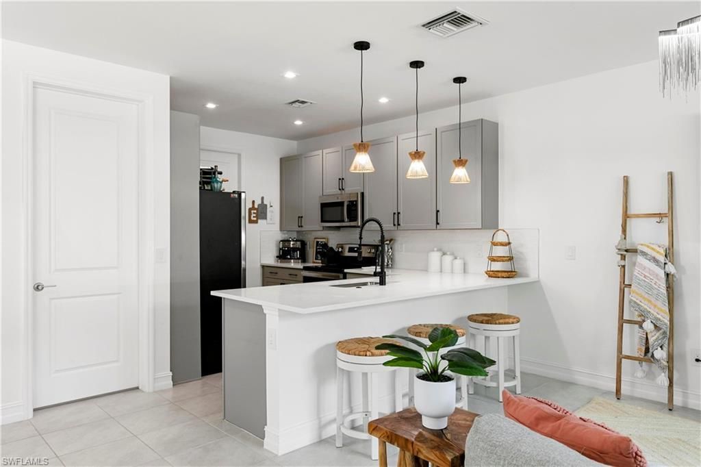 7578 Rockefeller Dr , Naples, FL 34119 Photo