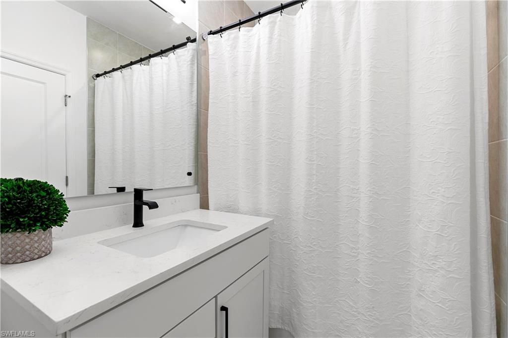 7578 Rockefeller Dr , Naples, FL 34119 Photo