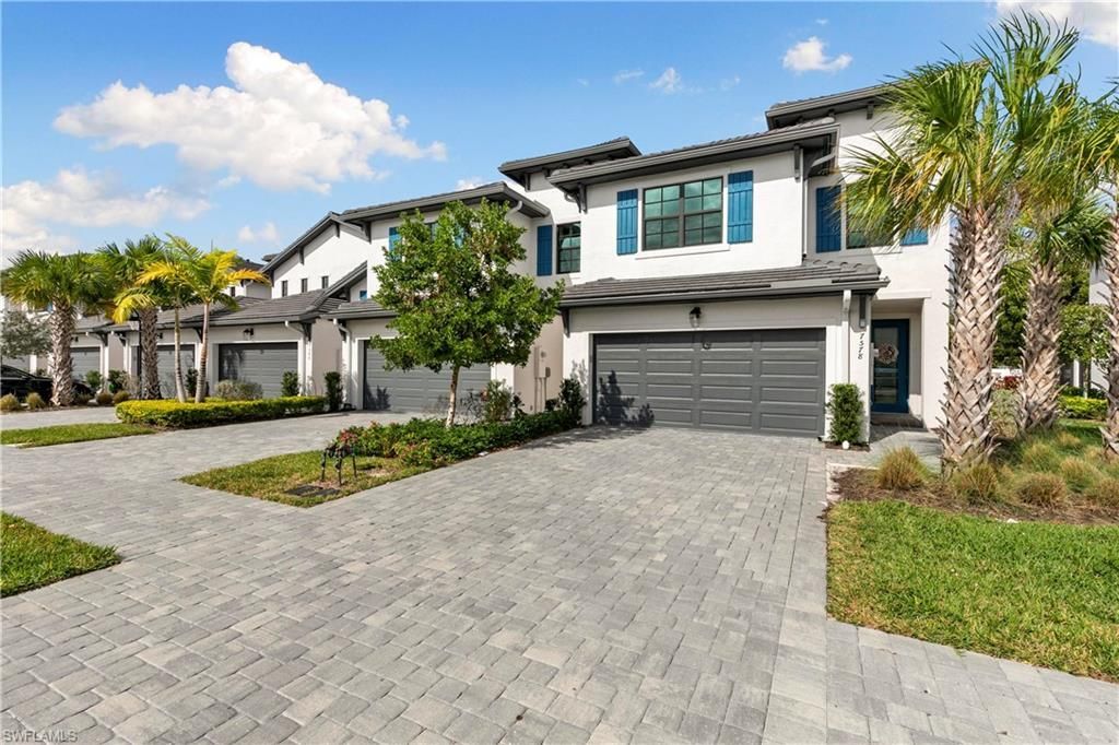 7578 Rockefeller Dr , Naples, FL 34119 Photo