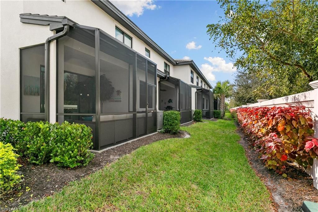 7578 Rockefeller Dr , Naples, FL 34119 Photo