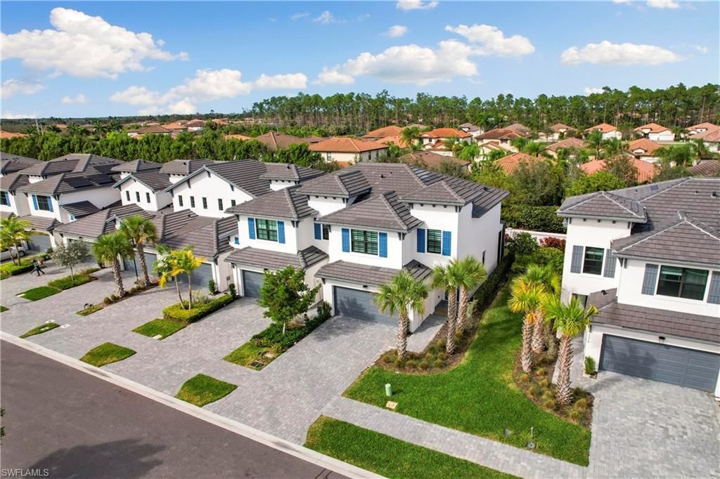 7578 Rockefeller Dr , Naples, FL 34119 Photo
