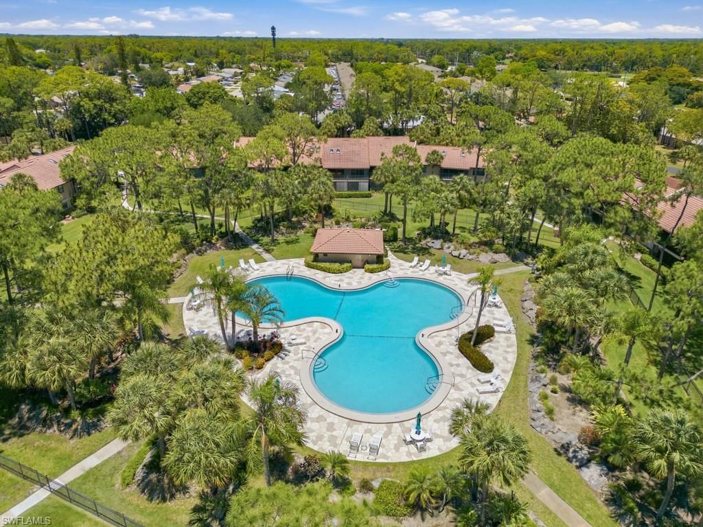 3207 Horse Carriage Way, Unit 403, Naples, FL 34105 Photo
